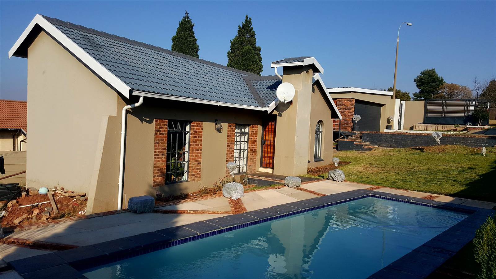 2 Bed House in Grobler Park photo number 2