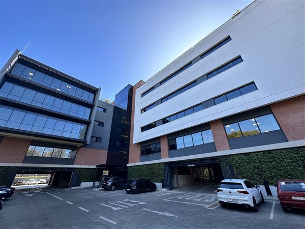 1116  m² Commercial space
