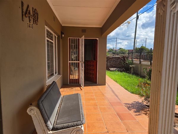 3 Bedroom House 3 Bedroom House