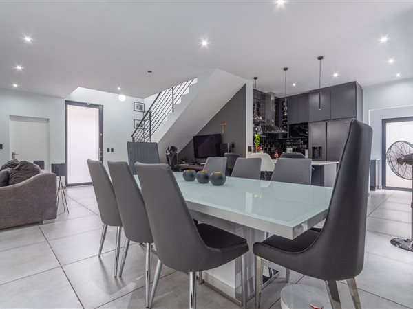 3 Bedroom Duplex 3 Bedroom Duplex