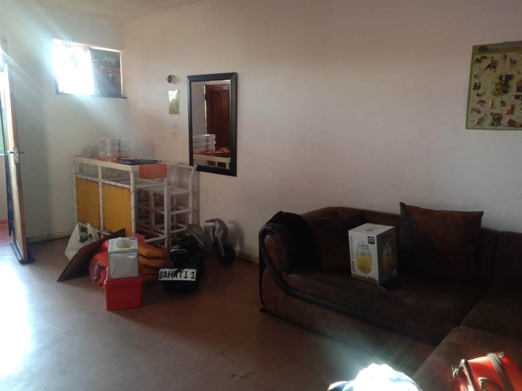 1 Bed Apartment in Pretoria West photo number 8