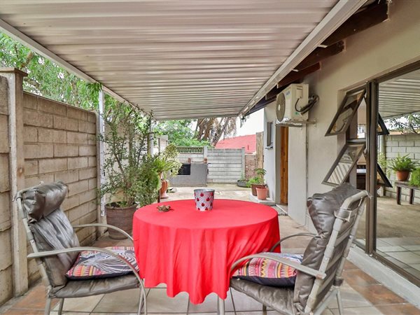 2 Bedroom Townhouse 2 Bedroom Townhouse