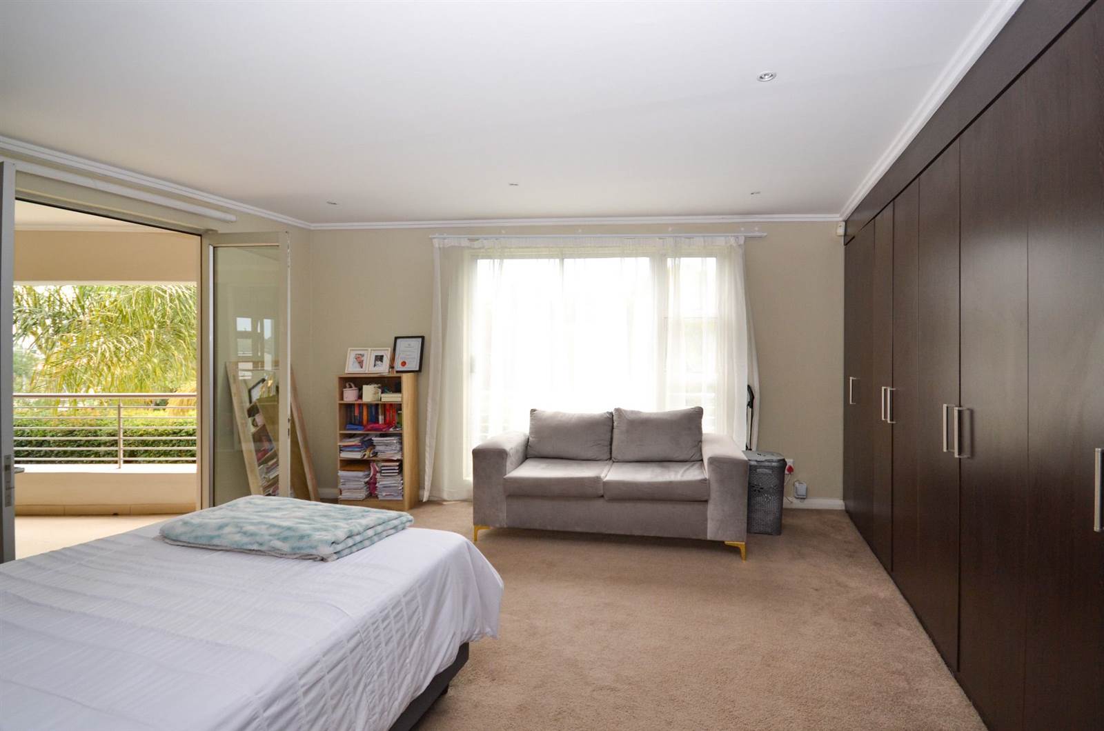 2 Bed Apartment in Hyde Park photo number 12