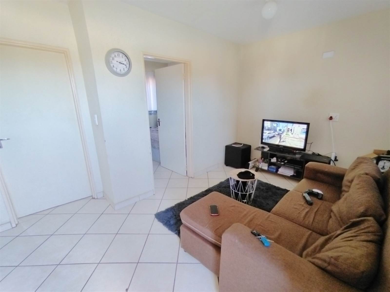 1 Bed Apartment in Randfontein Central photo number 3
