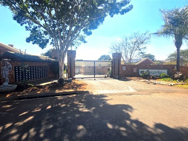 2 Bedroom Townhouse 2 Bedroom Townhouse