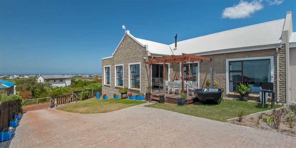 4 Bed House in Bettys Bay photo number 24