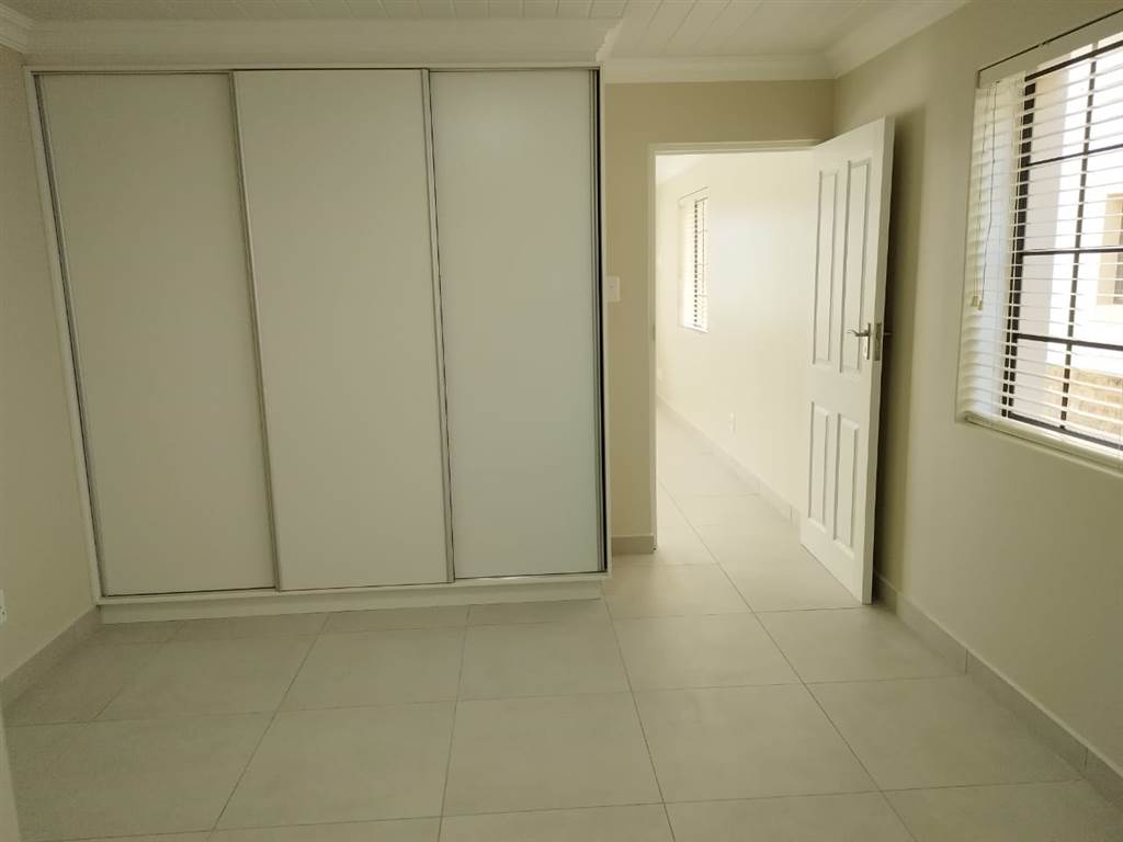 2 Bed House in Mossel Bay Central photo number 12