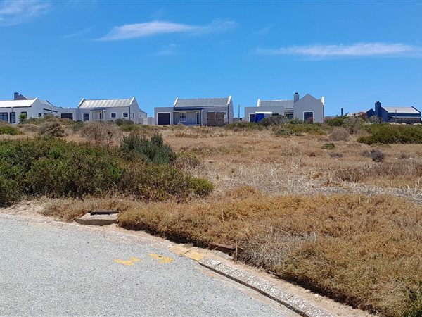 667 m² Land available in Saldanha