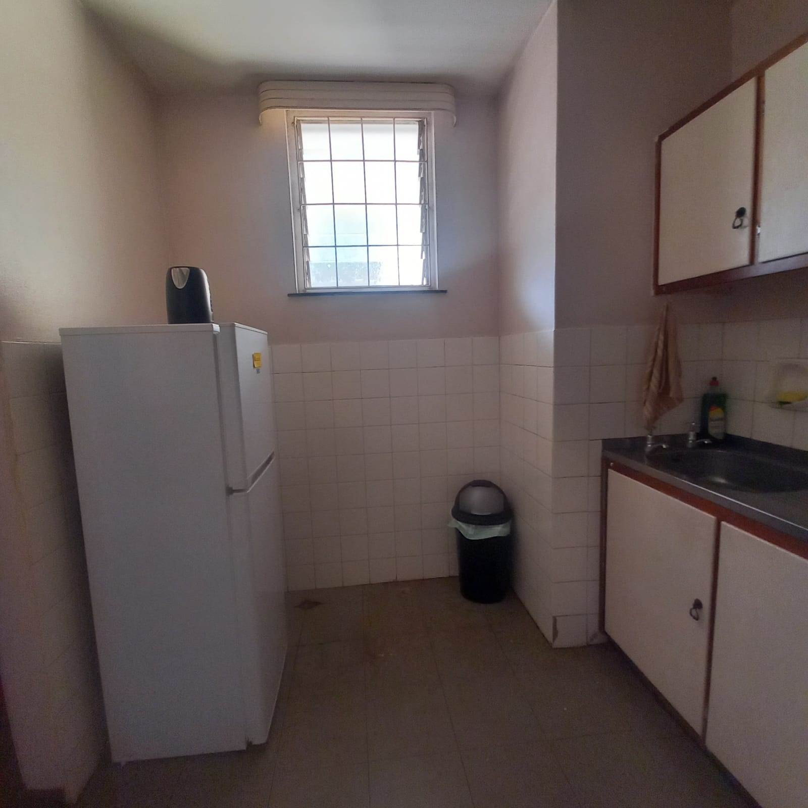 1 Bed Apartment in Empangeni Central photo number 4