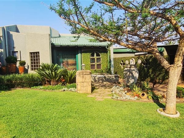 4 Bedroom House 4 Bedroom House