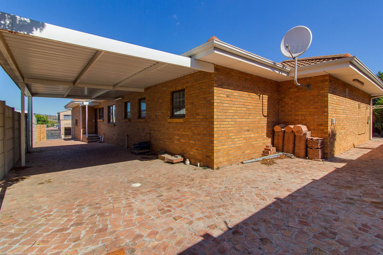 3 Bed House in Brackenfell Central photo number 18