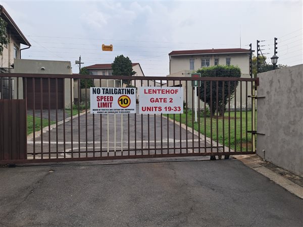 3 Bedroom Townhouse 3 Bedroom Townhouse