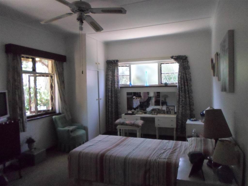 5 Bed House in Scottburgh Central photo number 7