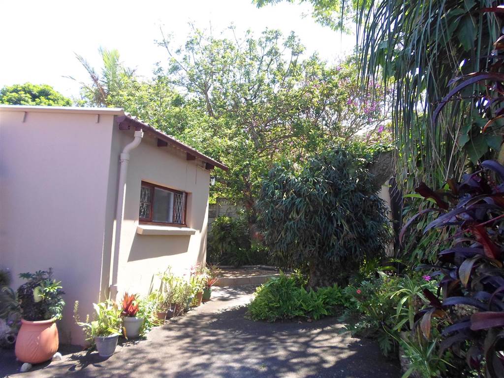5 Bed House in Scottburgh Central photo number 14