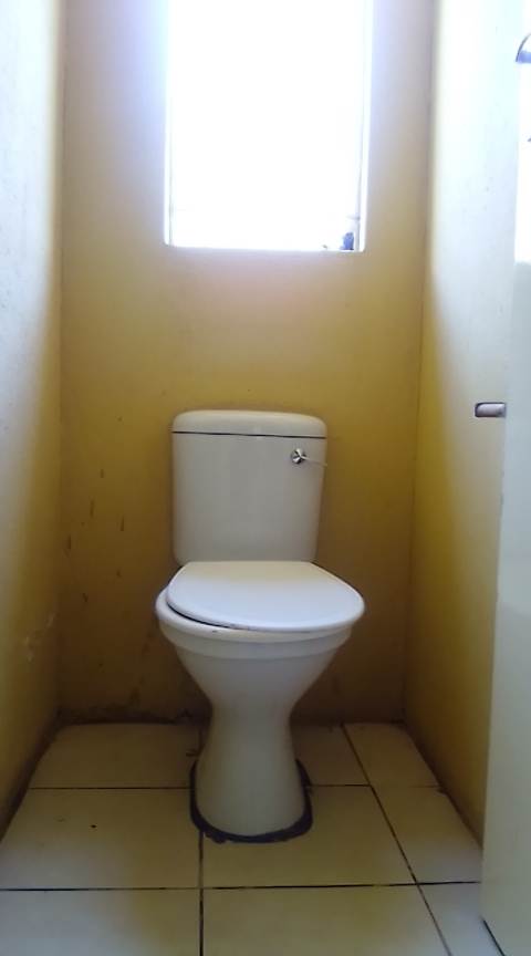 2 Bed House in Kagiso photo number 6