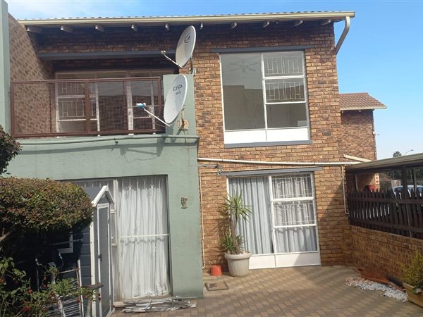 2 Bedroom Townhouse 2 Bedroom Townhouse