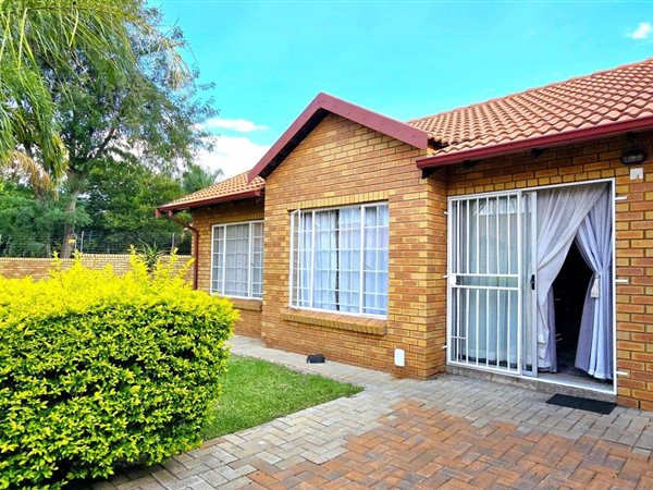 2 Bed Townhouse in Equestria