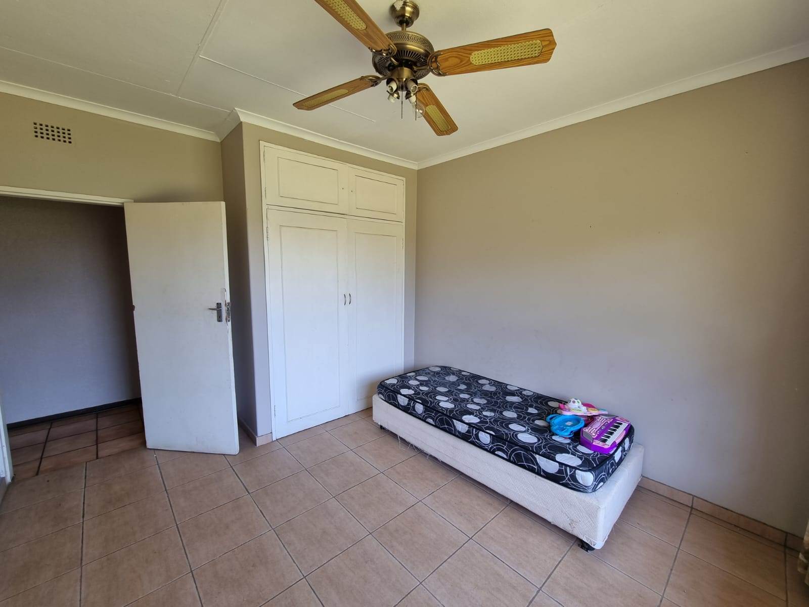 4 Bed House in Silverfields photo number 18