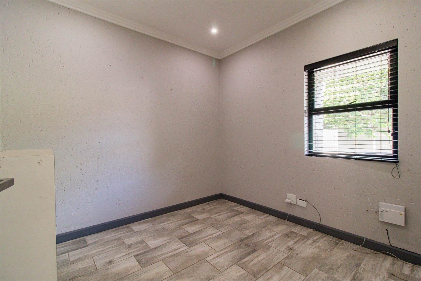 4 Bed House in Modderfontein photo number 30