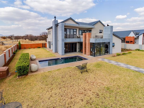 4 Bedroom House 4 Bedroom House