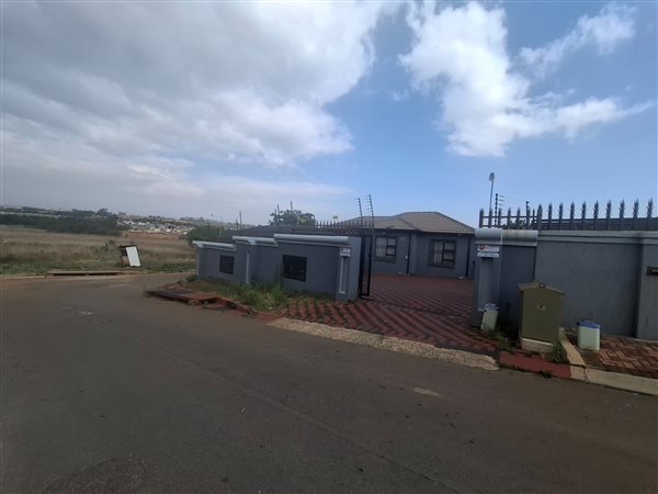 3 Bedroom House 3 Bedroom House
