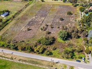 2 ha Land available in Randjesfontein