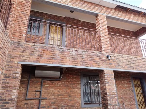 5 Bed House in Ikageng