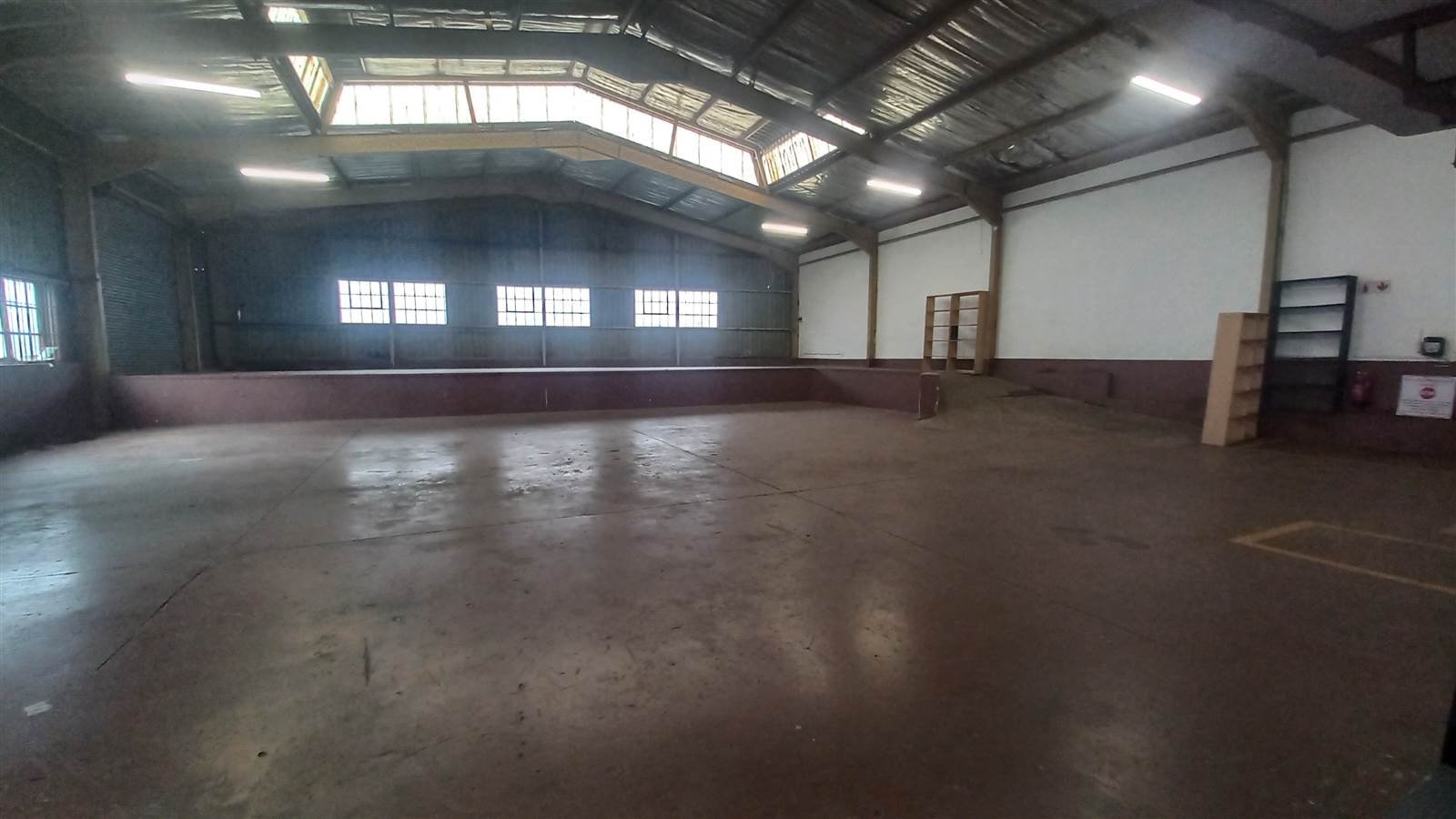 880  m² Industrial space in Jet Park photo number 2