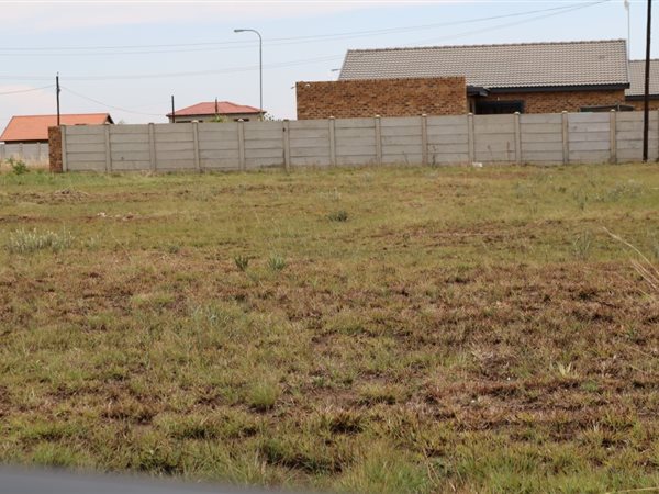 7600 m² Land available in Riversdale