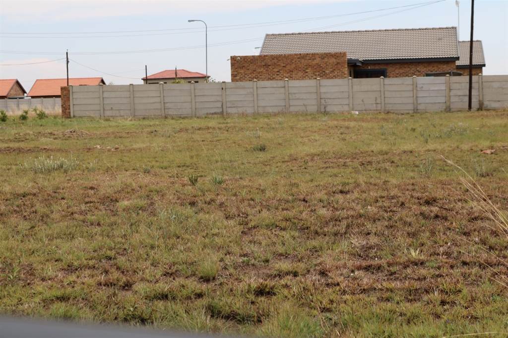 7600 m² Land available in Riversdale photo number 1