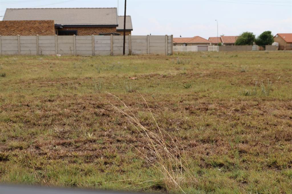 7600 m² Land available in Riversdale photo number 2