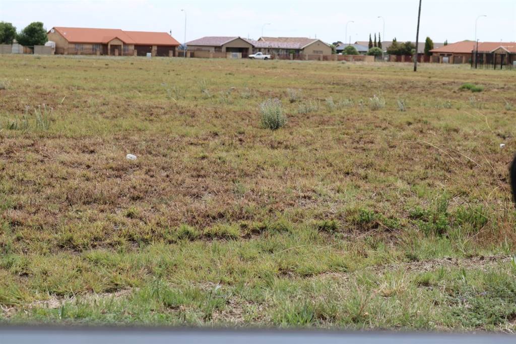 7600 m² Land available in Riversdale photo number 4