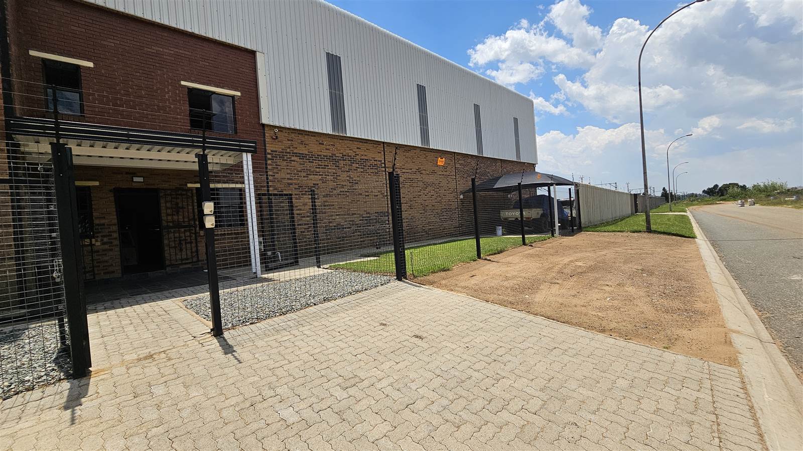 260  m² Industrial space in Morehill photo number 17