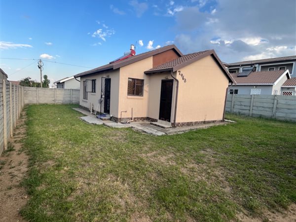 3 Bed House in Olievenhoutbos