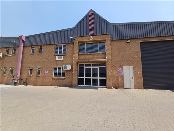 537  m² Industrial space