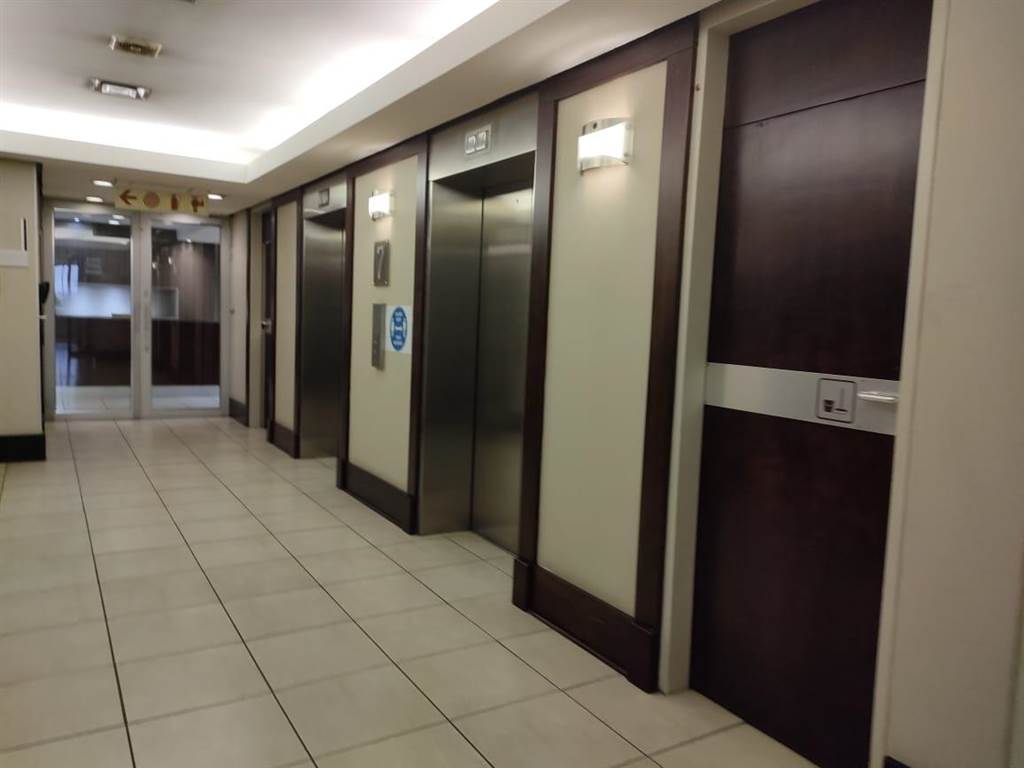737  m² Commercial space in Pretoria Central photo number 8