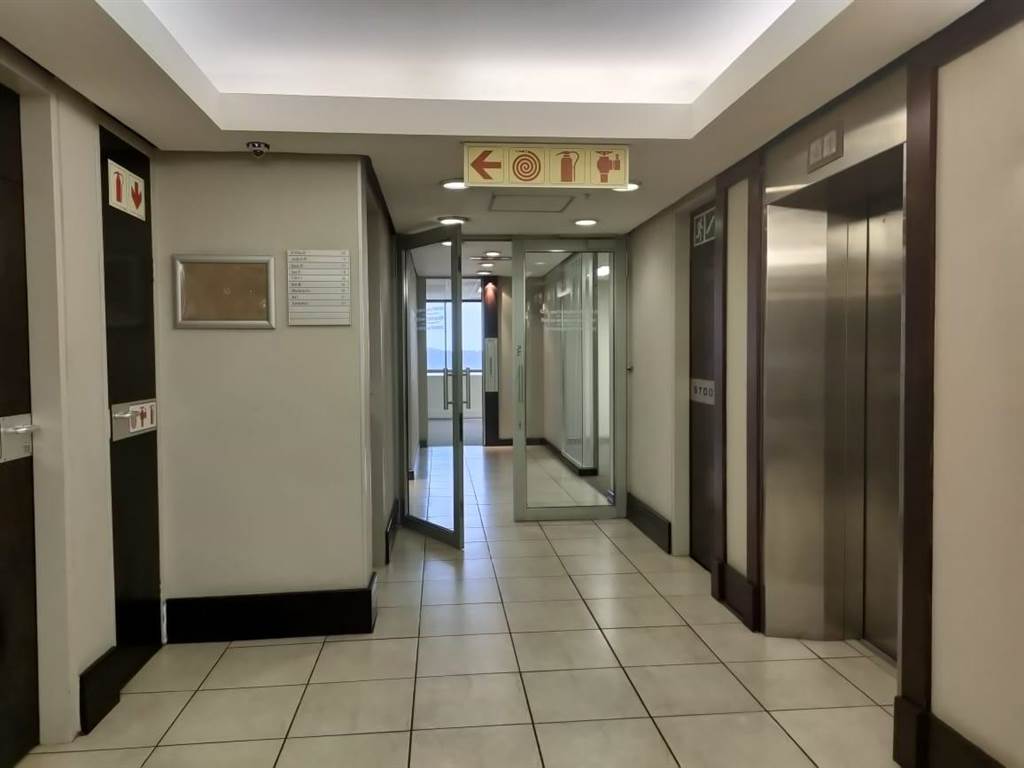 737  m² Commercial space in Pretoria Central photo number 3