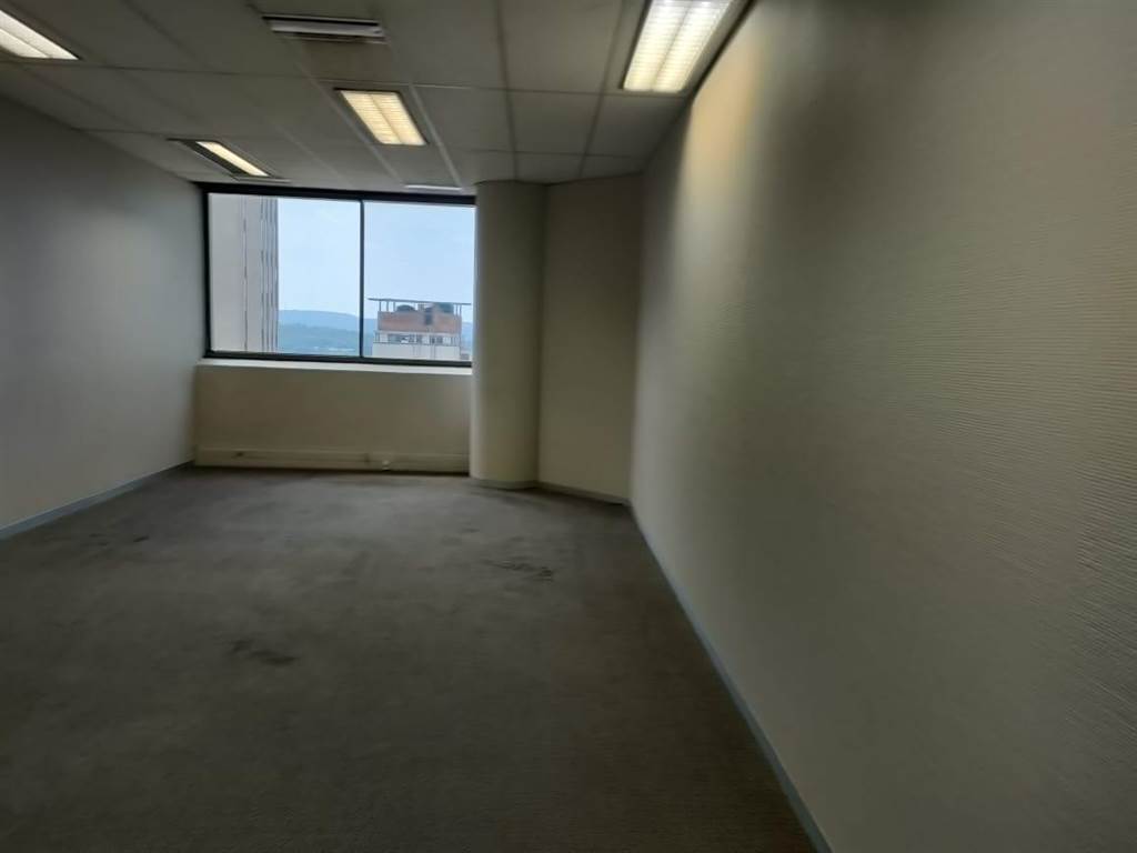 737  m² Commercial space in Pretoria Central photo number 11