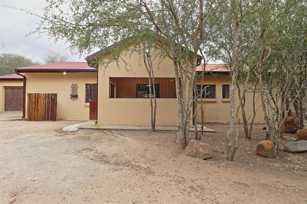 4 Bed House in Marloth Park photo number 1