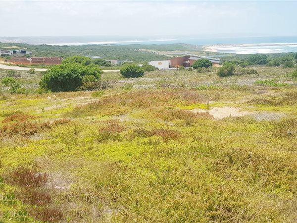 770 m² Land available in Stilbaai