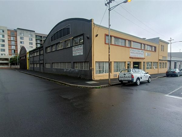 776  m² Industrial space