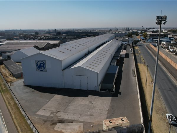 2 200  m² Industrial space