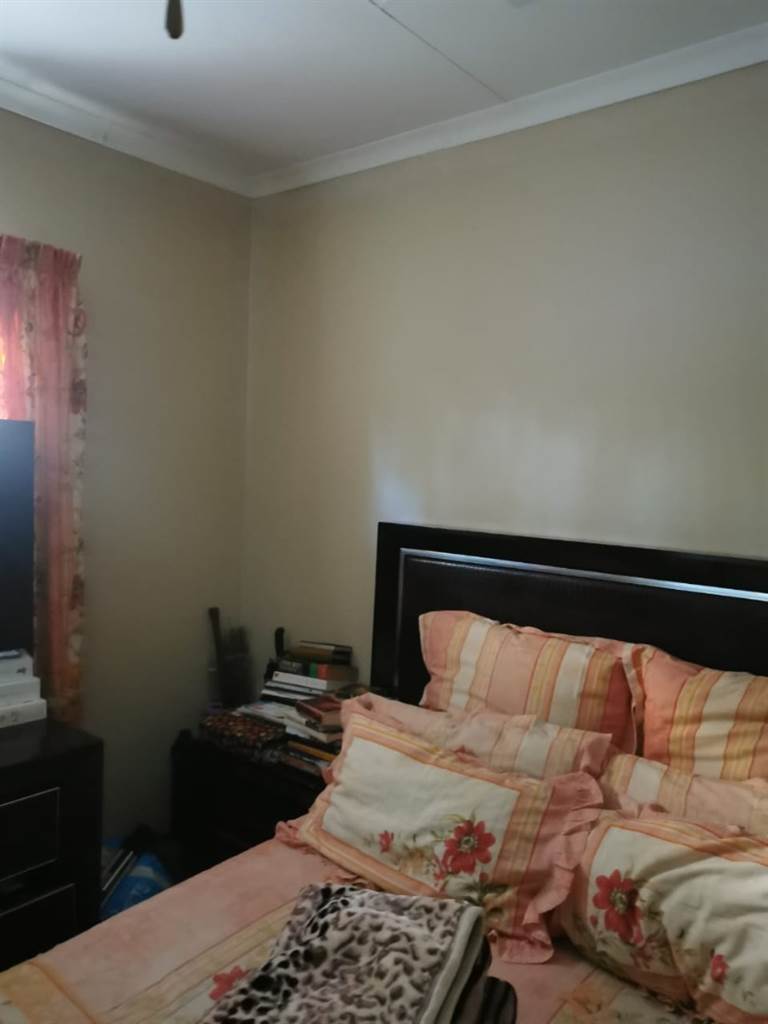 3 Bed Townhouse in Waterval East photo number 8