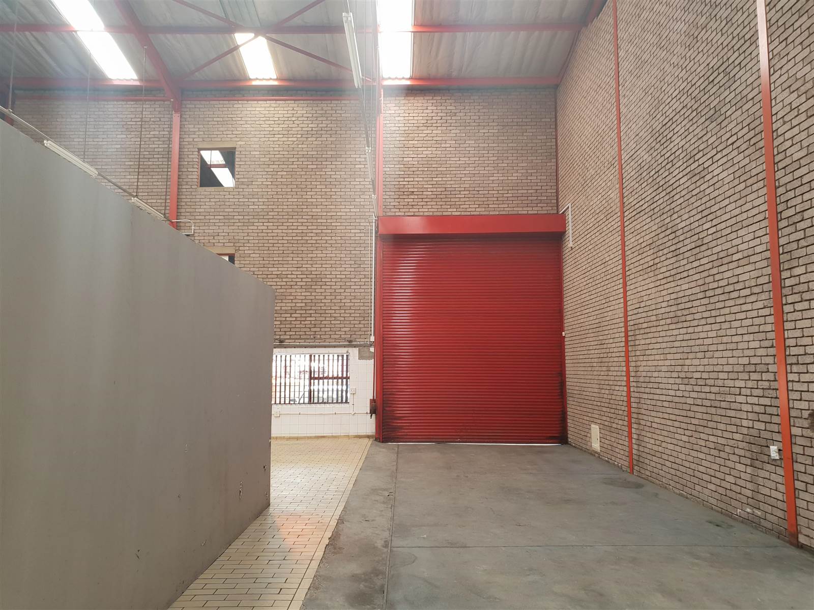 544  m² Industrial space in Strydompark photo number 5