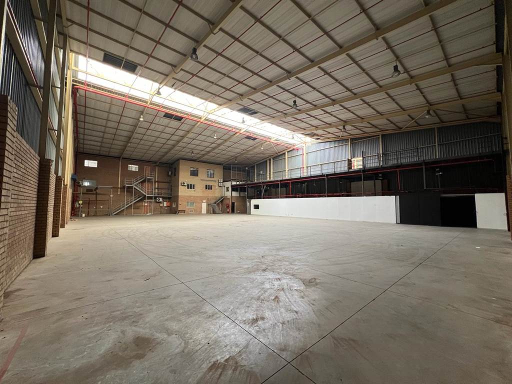 3829  m² Industrial space in Laser Park photo number 18