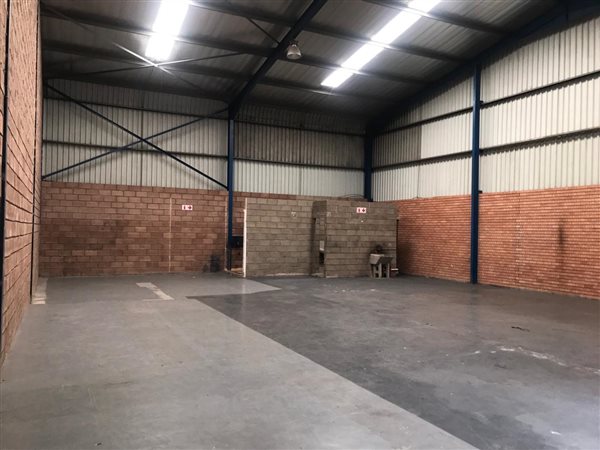 300  m² Commercial space in Queensmead Industrial