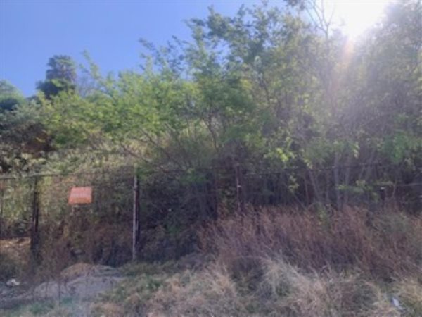 1281 m² Land available in Bassonia