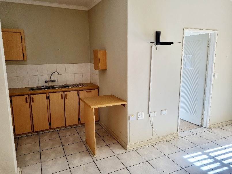 1 Bed Townhouse in Uitsig photo number 9