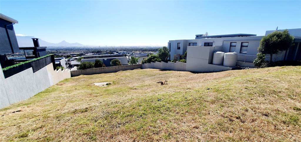 823 m² Land available in Baronetcy Estate photo number 5