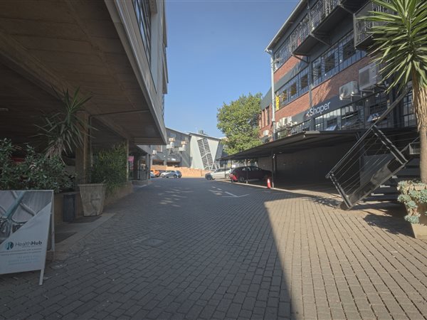 90  m² Commercial space in Braamfontein Werf